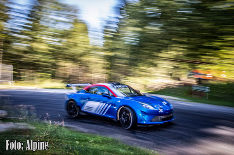 © Alpine.